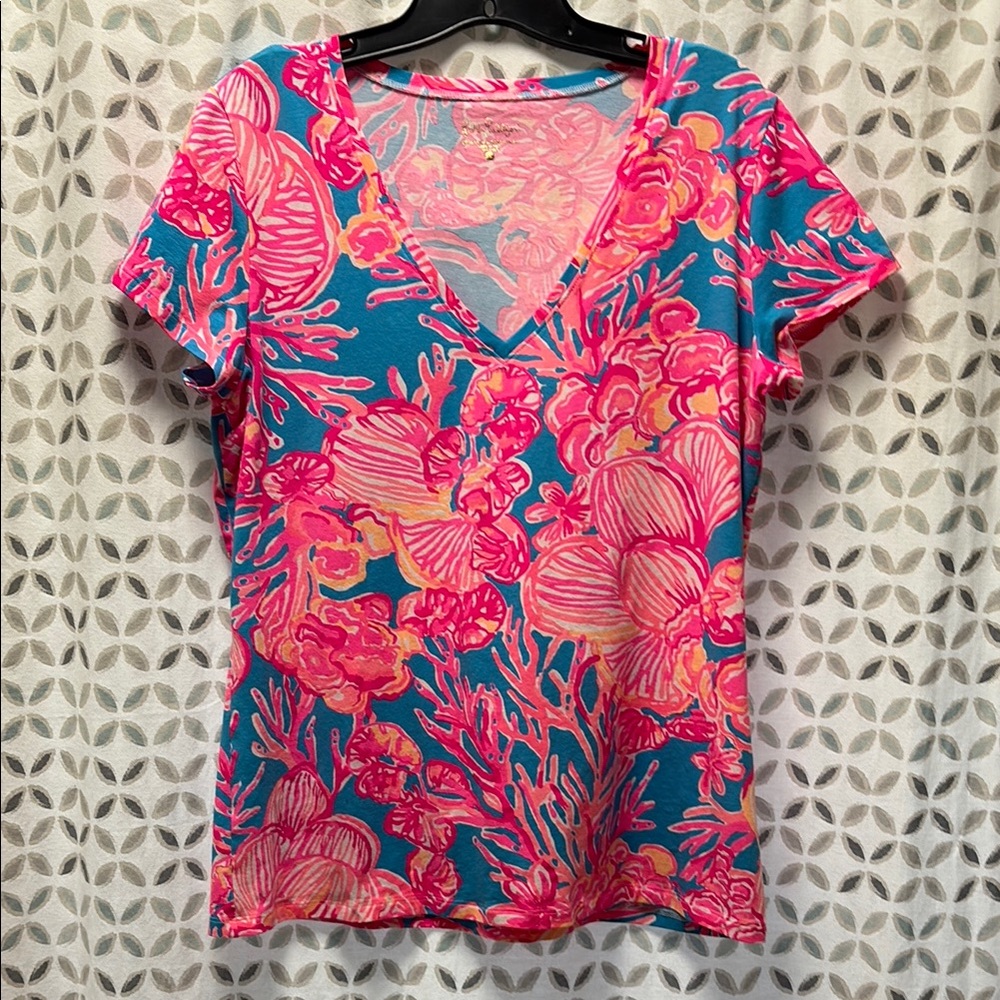 Lilly Pulitzer V-Neck Women’s T-shirt Top
